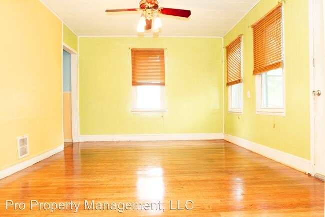 Building Photo - 3 br, 2 bath House - 137 Eastern Street