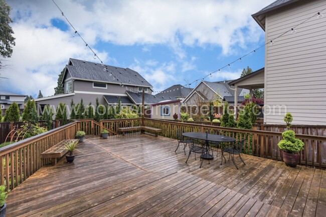 Building Photo - Beautiful Spacious Home in Tigard