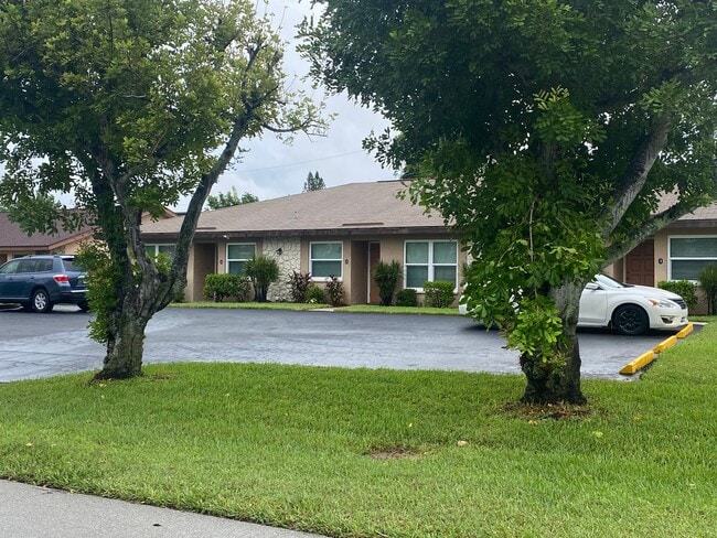 Building Photo - Recently Renovated Rental in Desirable Cap...