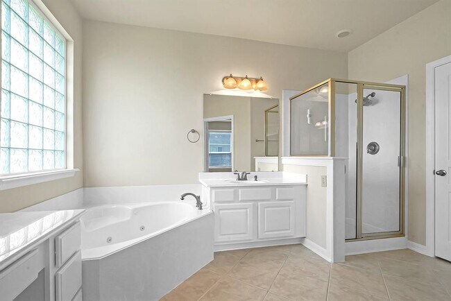 Building Photo - 9635 Empress Crossing Dr