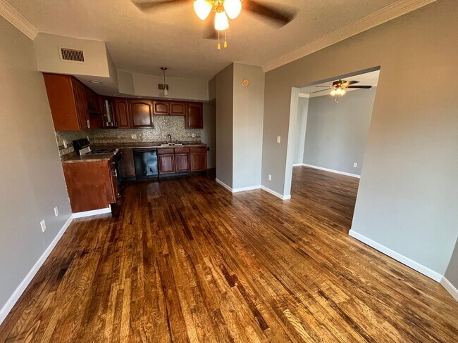 Building Photo - 777-779 Water Street