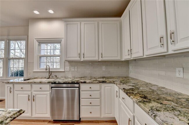 Building Photo - 6415 Sterling Dr