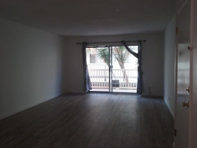 living room - 1707 Pacific Coast Hwy