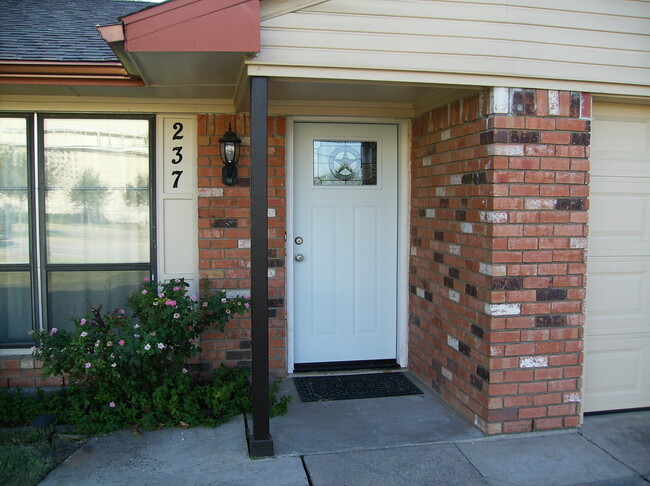 Primary Photo - 237 N Murphy Rd
