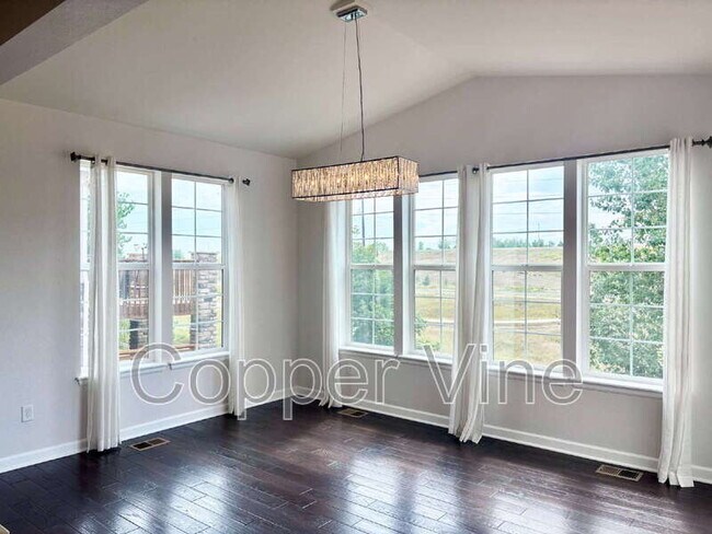 Building Photo - 3266 Yale Dr