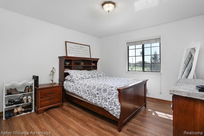 Building Photo - 27330 Sandy Hill Ln