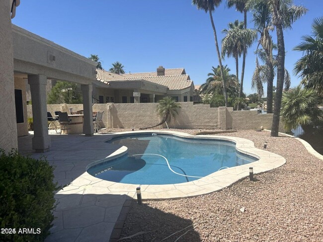 Building Photo - 3160 S Greythorne Way