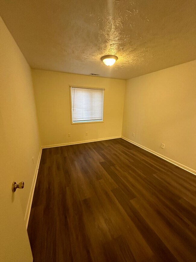 Building Photo - 6376 Applecross Ave