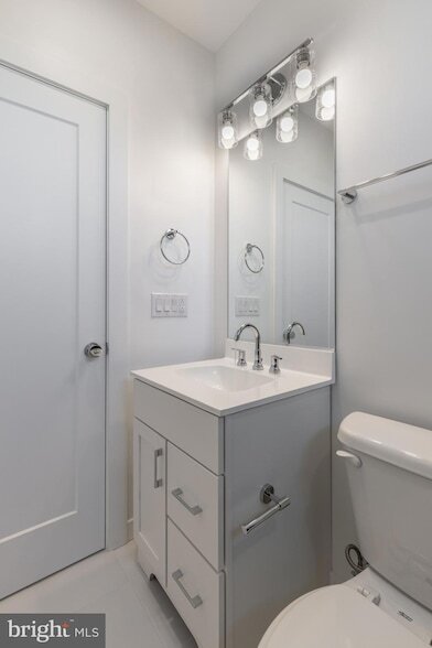 Building Photo - 710 N 16th St