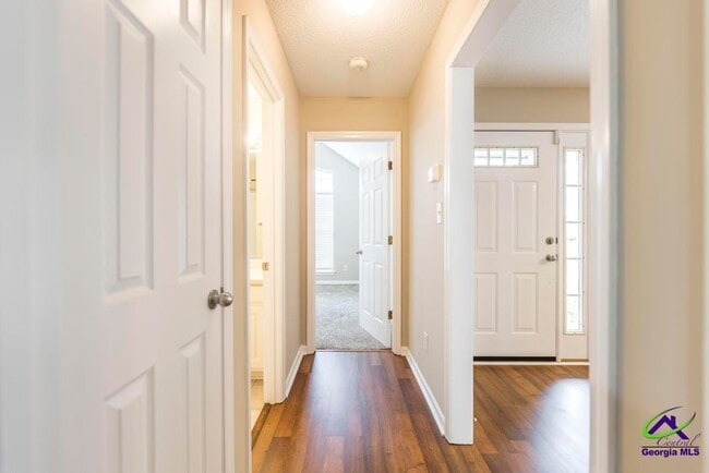 Building Photo - 462 Falkirk Dr