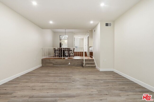 Building Photo - 1271 Stoner Ave