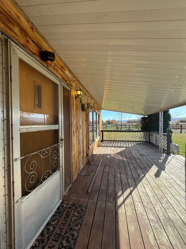 Building Photo - Spacious Pet-Friendly Rental on 3 Acres — ...