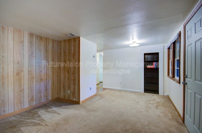 Building Photo - 1704 Belleview Ave