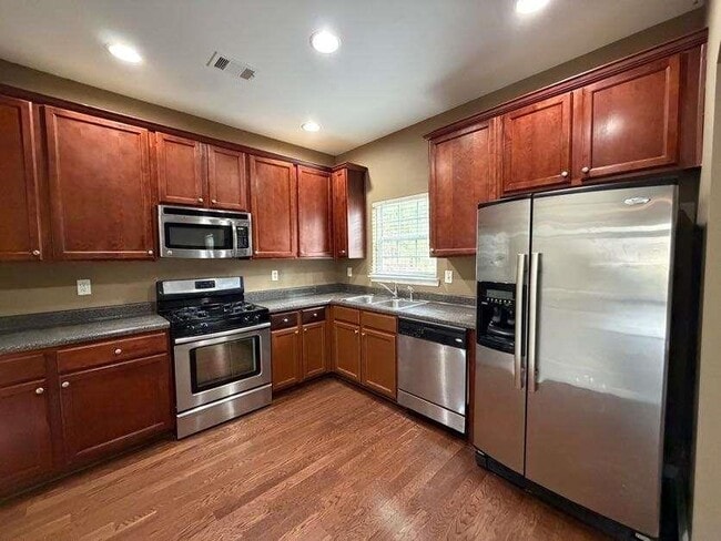 Building Photo - 2473 Capella Cir SW