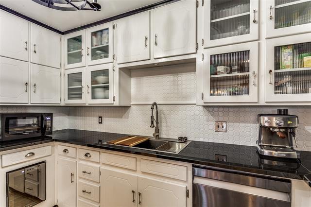 Building Photo - 116 Montreal Dr