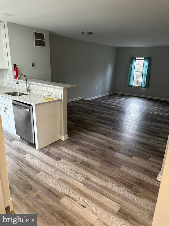 Building Photo - 10934 Mission Ridge Dr