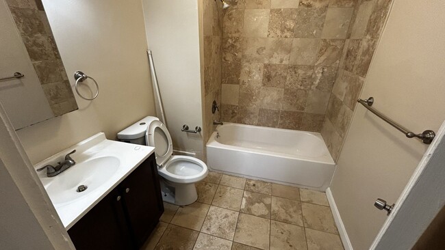 Building Photo - Pet Friendly, Student Friendly, Renovated ...