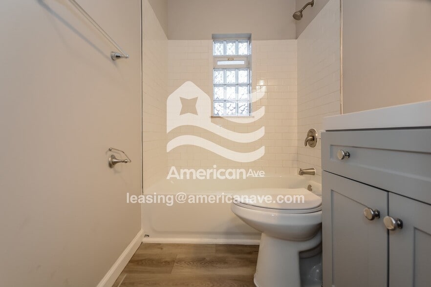 Building Photo - 3908 Grand Ave