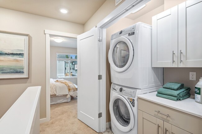 Building Photo - 3 Bed | 3.5 Bathroom | 1626 Sq Ft | $3,450
