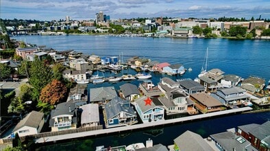 Building Photo - Portage Bay Floating Home