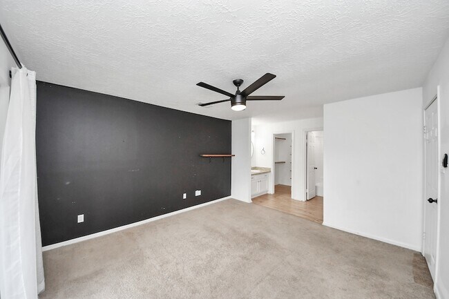 Building Photo - 12755 Mill Ridge Dr