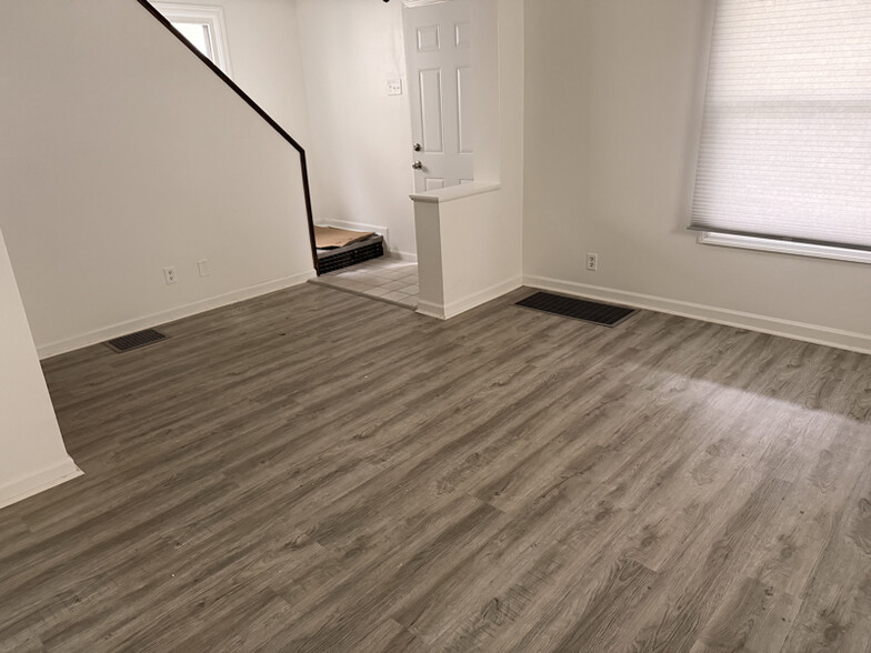 Primary Photo - 524 Blaine Ave