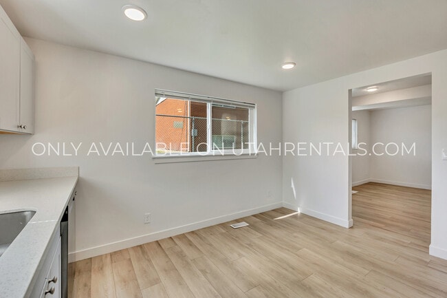 Building Photo - 1537 S 450 E