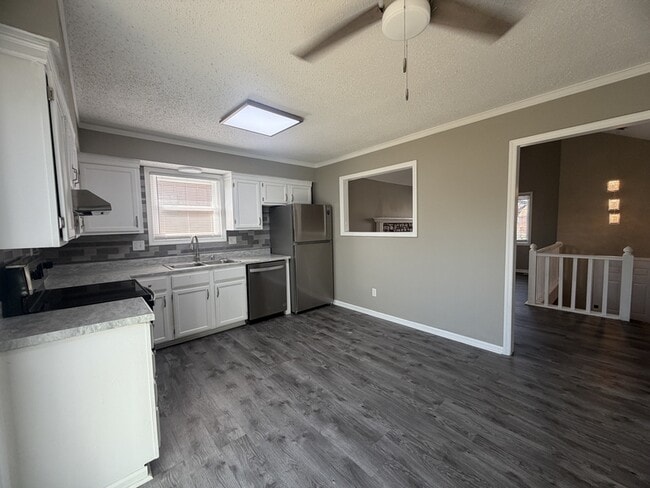 Building Photo - 14033 Dornoch St