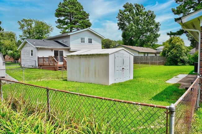Building Photo - FOR RENT -  BRICK RANCH