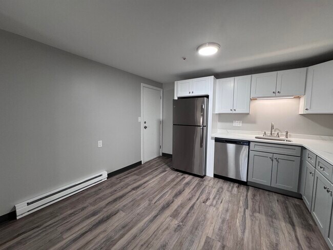 Building Photo - 95 Powers St