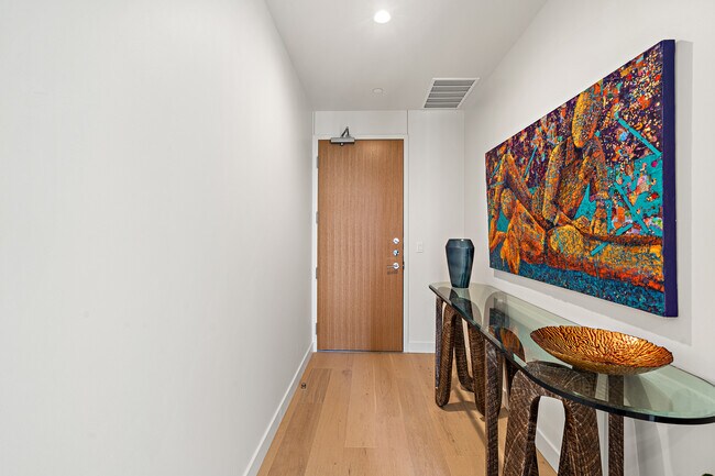 Building Photo - 44 East Ave