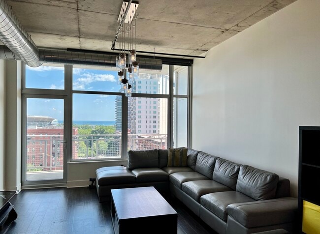 Building Photo - 50 E 16th St