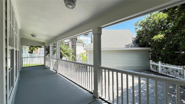 Building Photo - 934 Westpark Dr