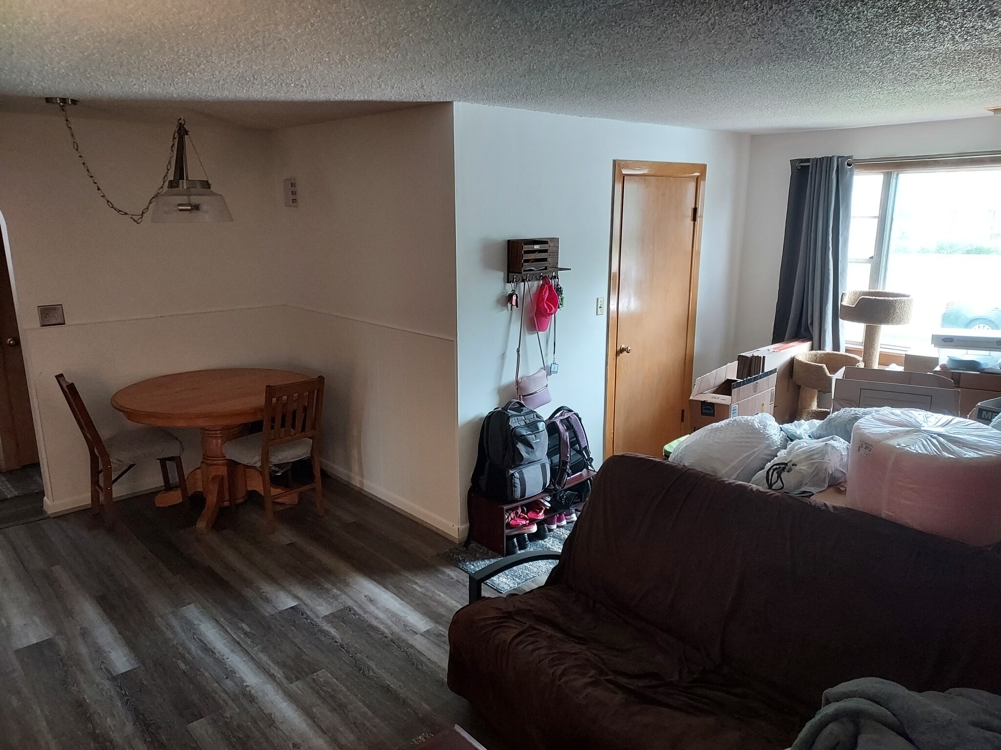 Very large living/dining room. - 1145 Cleveland Dr