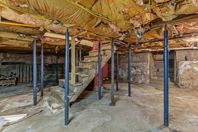 Building Photo - 72 Union St