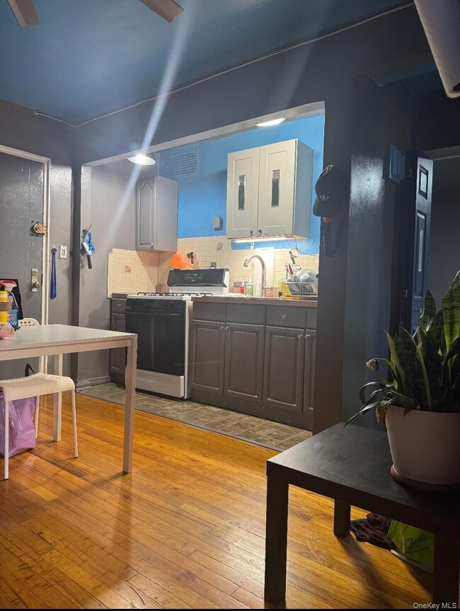 Primary Photo - 212-04-212-75 75th Ave