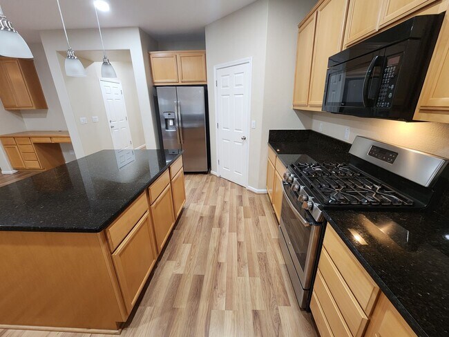 Building Photo - Inviting and Warm 3 Bedroom 2 Bath Home in Newman CA