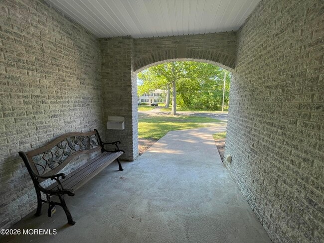 Building Photo - 415 Windermere Ave
