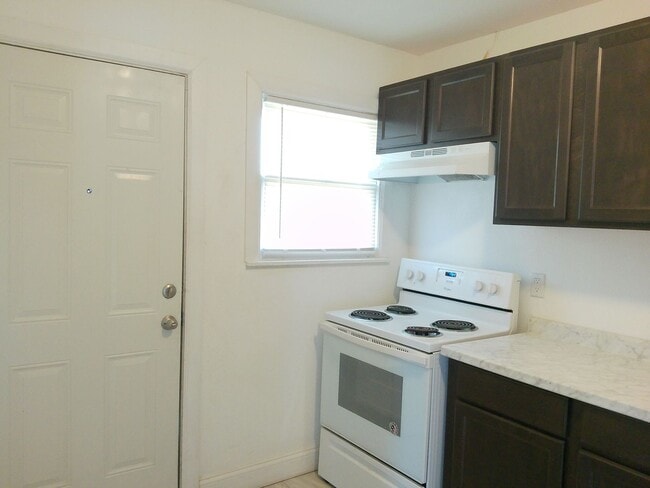 Building Photo - 829 Indiana Ave