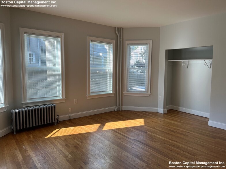 Building Photo - 179 Belmont St