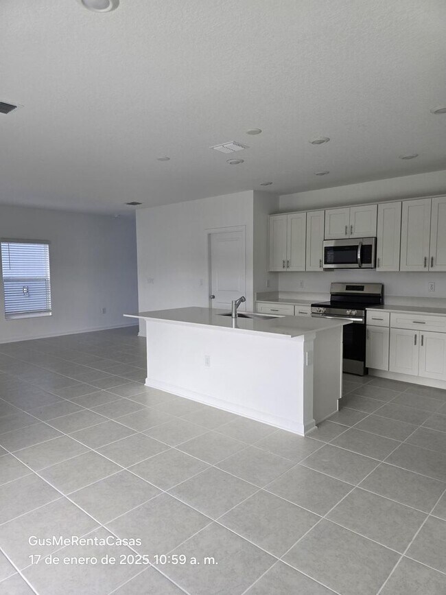 Building Photo - Westview Single Family Home 4 beds 2,5 Baths
