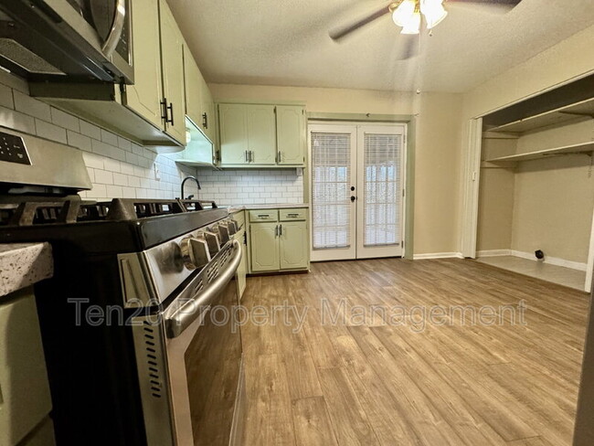 Building Photo - 6732 Playfield Dr