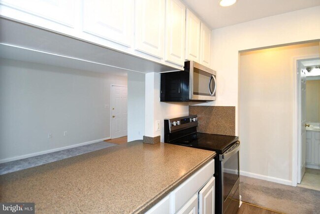 Building Photo - 114 Westwick Ct
