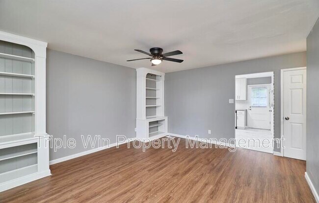 Building Photo - 2400 E Humes Ln