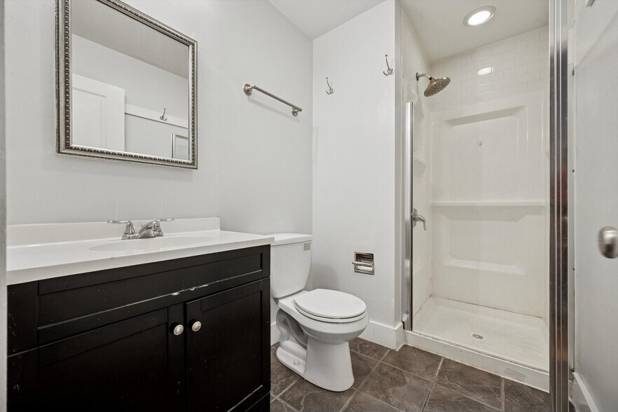 Building Photo - 1703 W Montgomery Ave