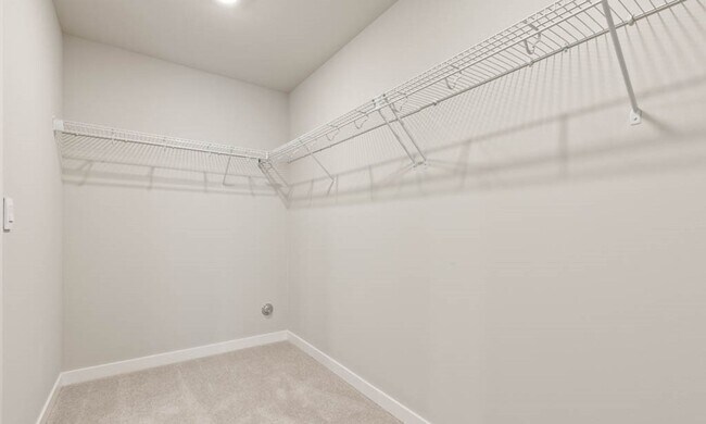 Building Photo - Beautiful large newer build 4 bedroom in Lipoma Firs!