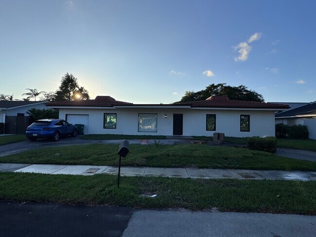 Building Photo - 8024 SW 91 Ave