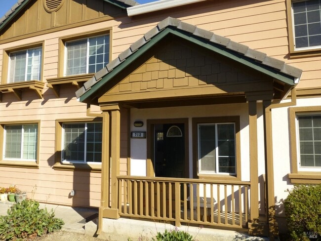 Building Photo - 712 Daniels Ave