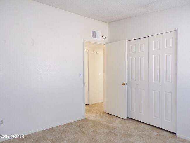 Building Photo - 500 Mallard Cir E