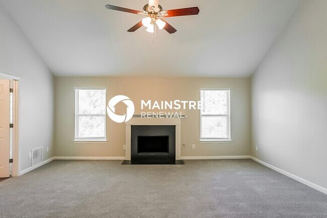 Building Photo - 6 Bedroom Pet-Friendly Home in Lithia Spri...